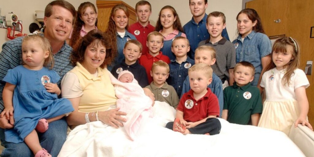 Duggar family with all 19 kids together